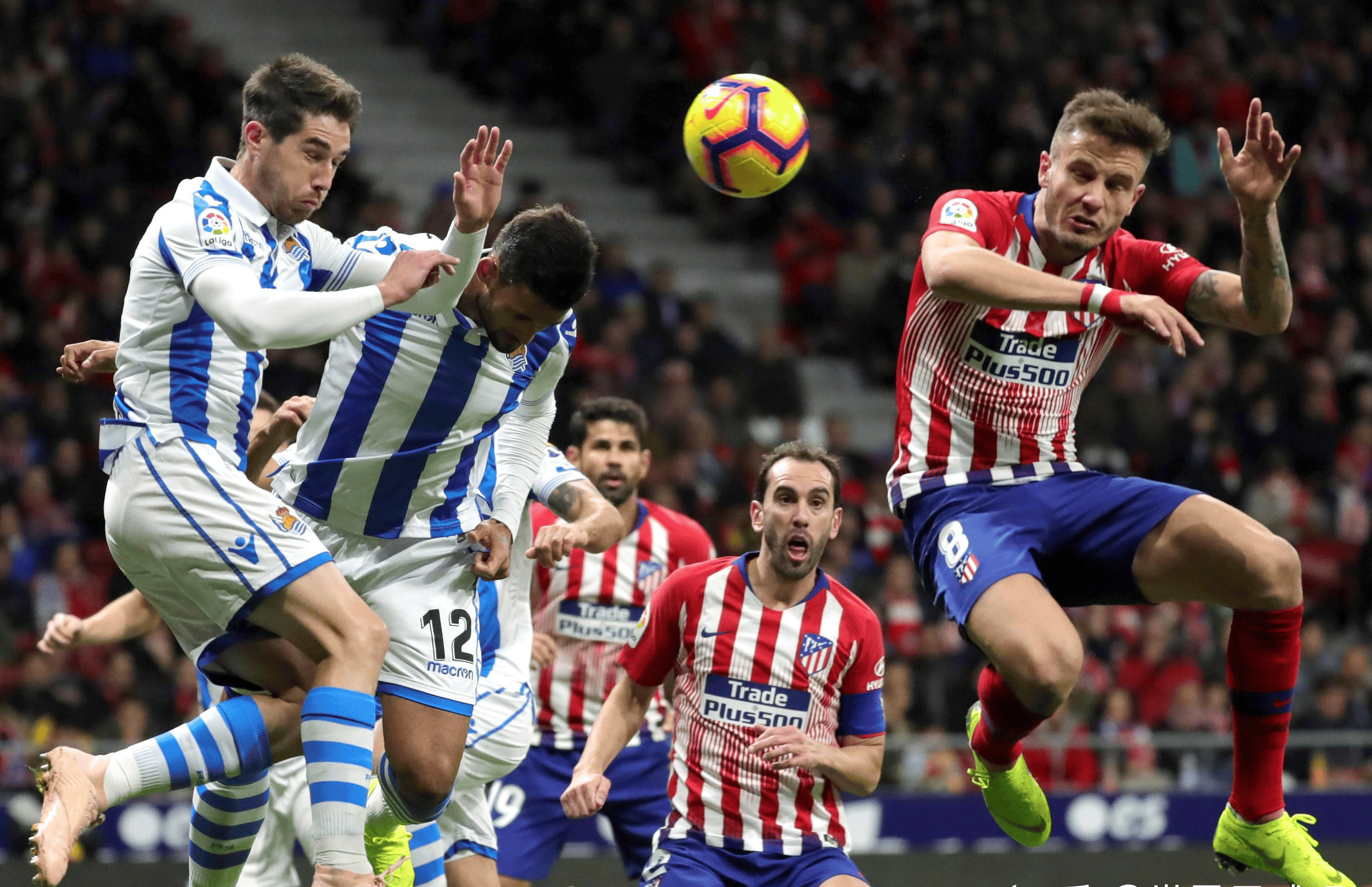 关于意甲比赛再掀热战风暴，球迷狂热追随的信息