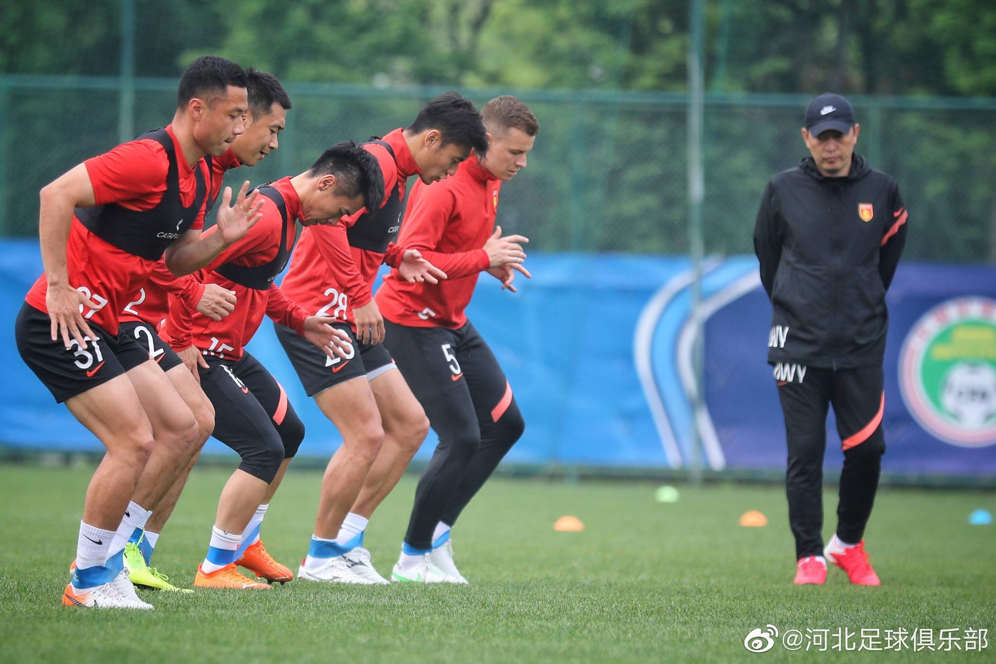 完美体育直播机构-球员个人荣耀，队伍备战更加努力的简单介绍