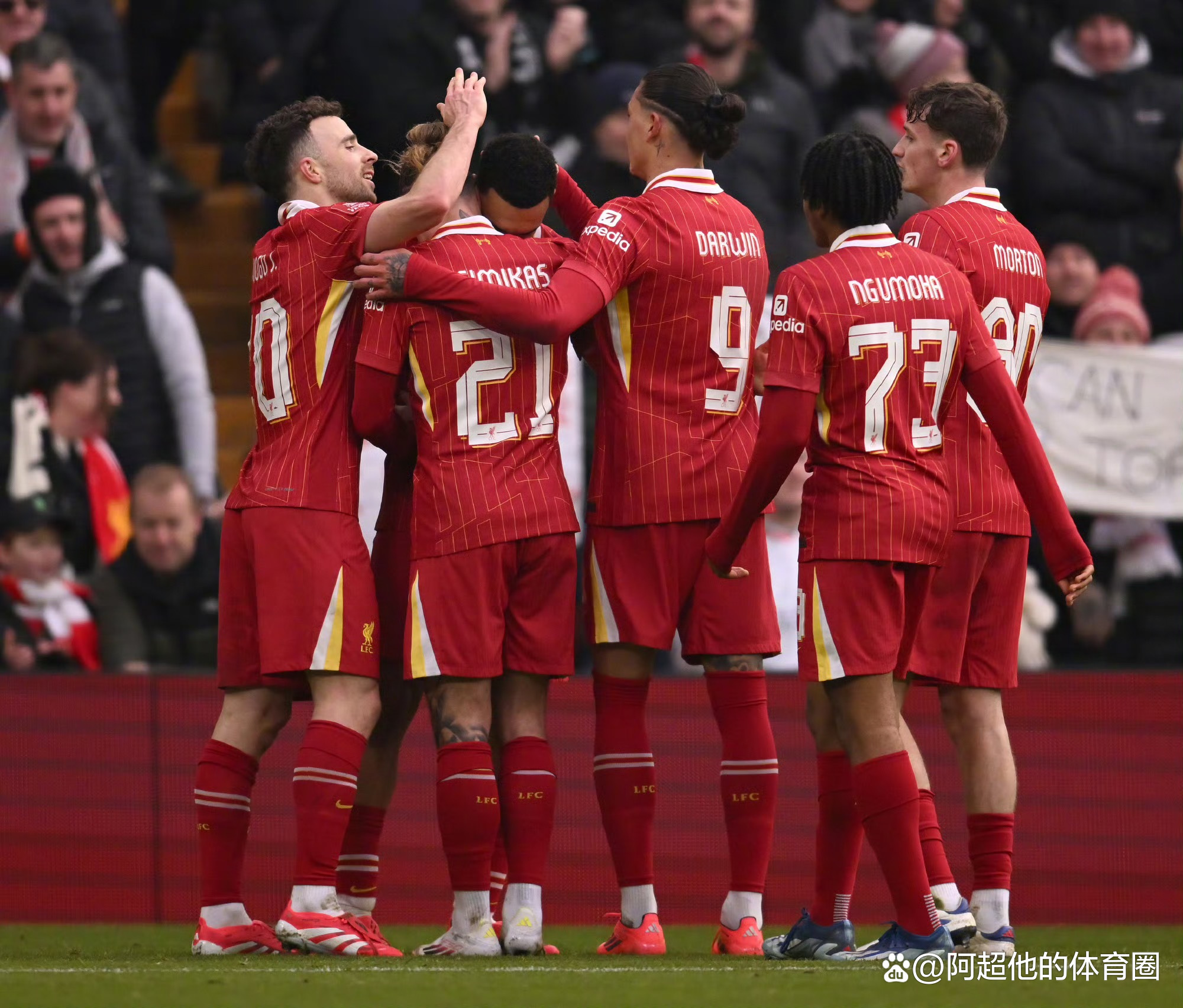 完美体育赛事官方-英格兰利物浦备战亚足联杯，全队士气高涨的简单介绍